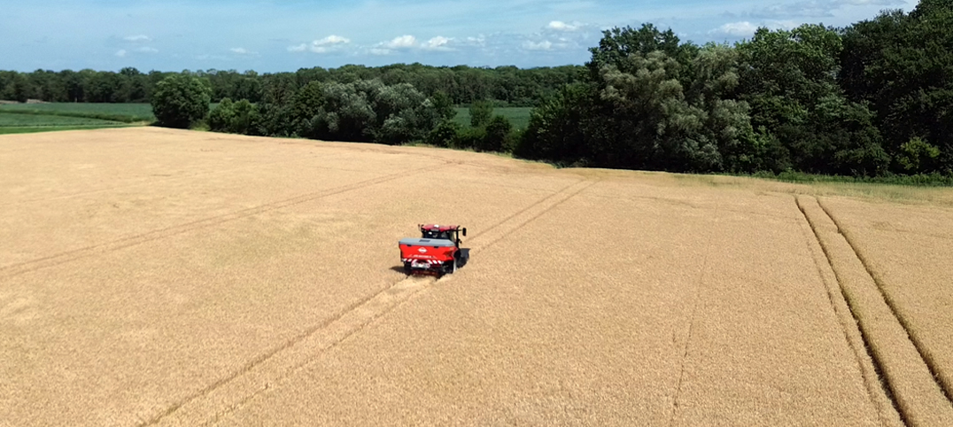 distributeur à engrais kuhn : semis de couvert à la volée